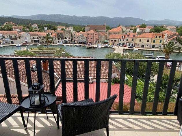 Mediteran Hvar - Modern Rooms And Restaurant, B&B Vrboska Ngoại thất bức ảnh