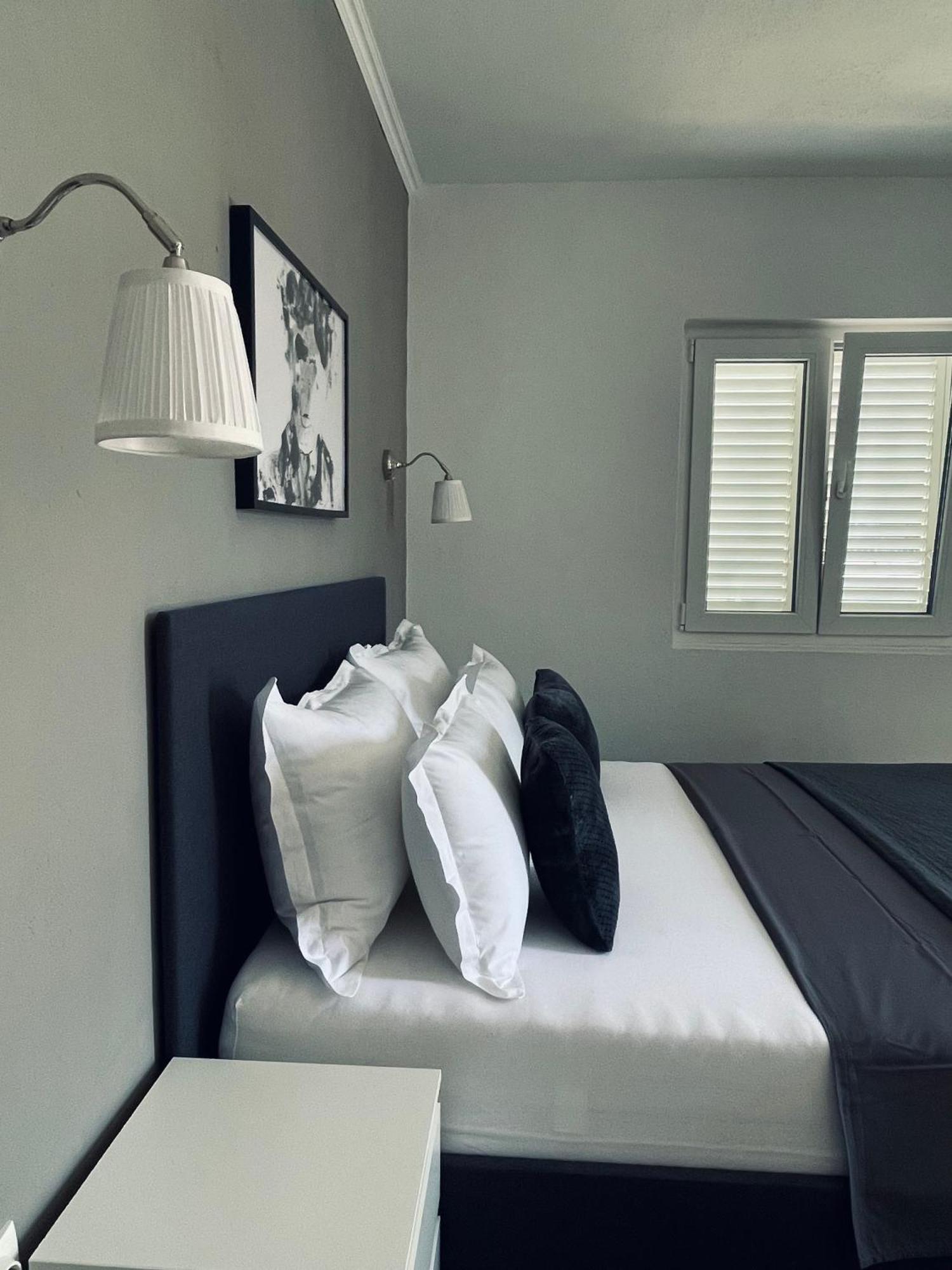 Mediteran Hvar - Modern Rooms And Restaurant, B&B Vrboska Ngoại thất bức ảnh