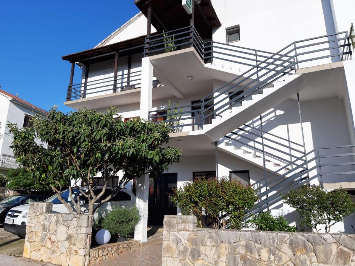 Mediteran Hvar - Modern Rooms And Restaurant, B&B Vrboska Ngoại thất bức ảnh